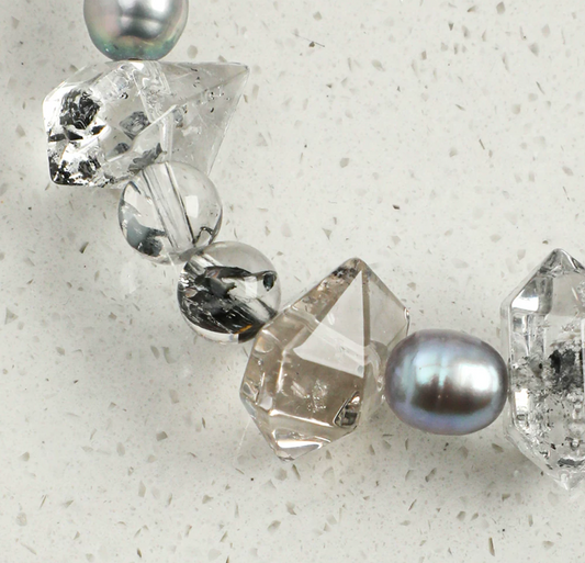 Shadow Spark Pearl Bracelet