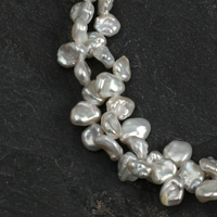 Petal Muse Baroque Pearl Bracelet