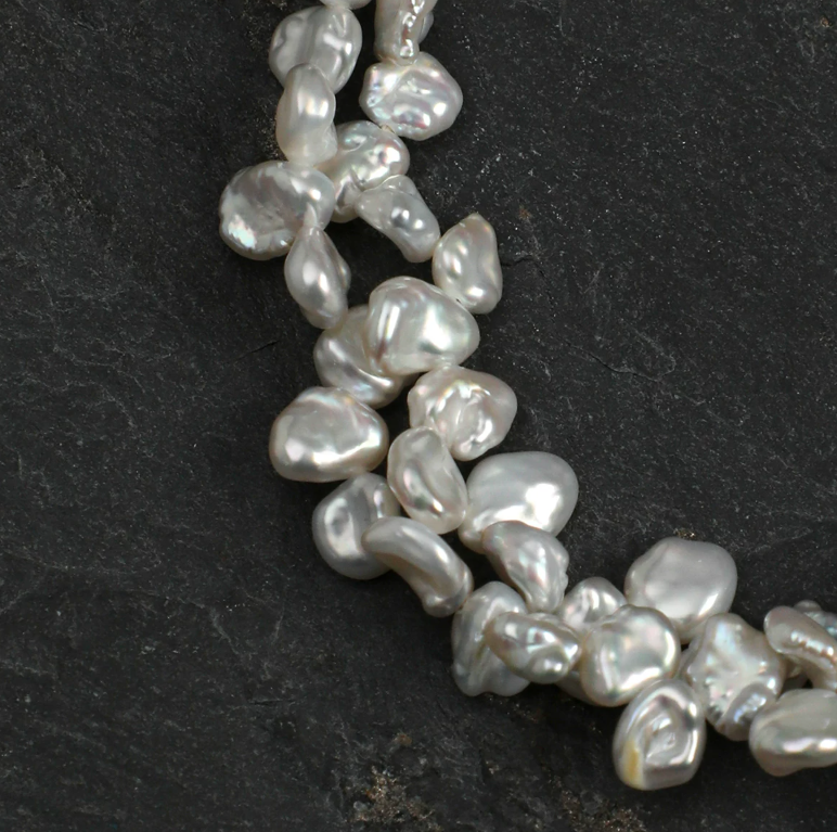 Petal Muse Baroque Pearl Bracelet
