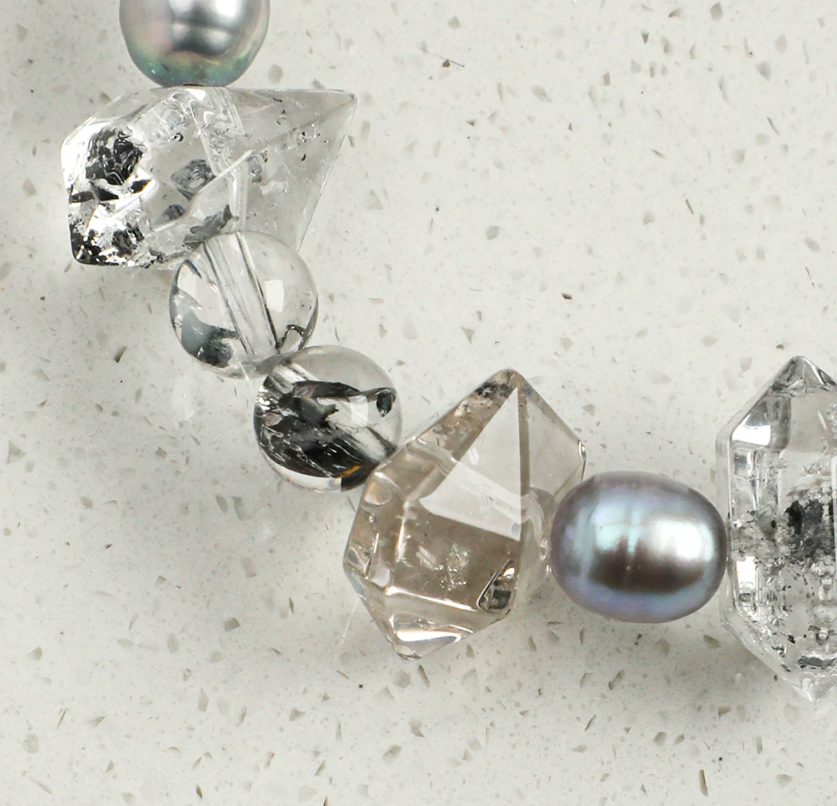 Shadow Spark Pearl Bracelet