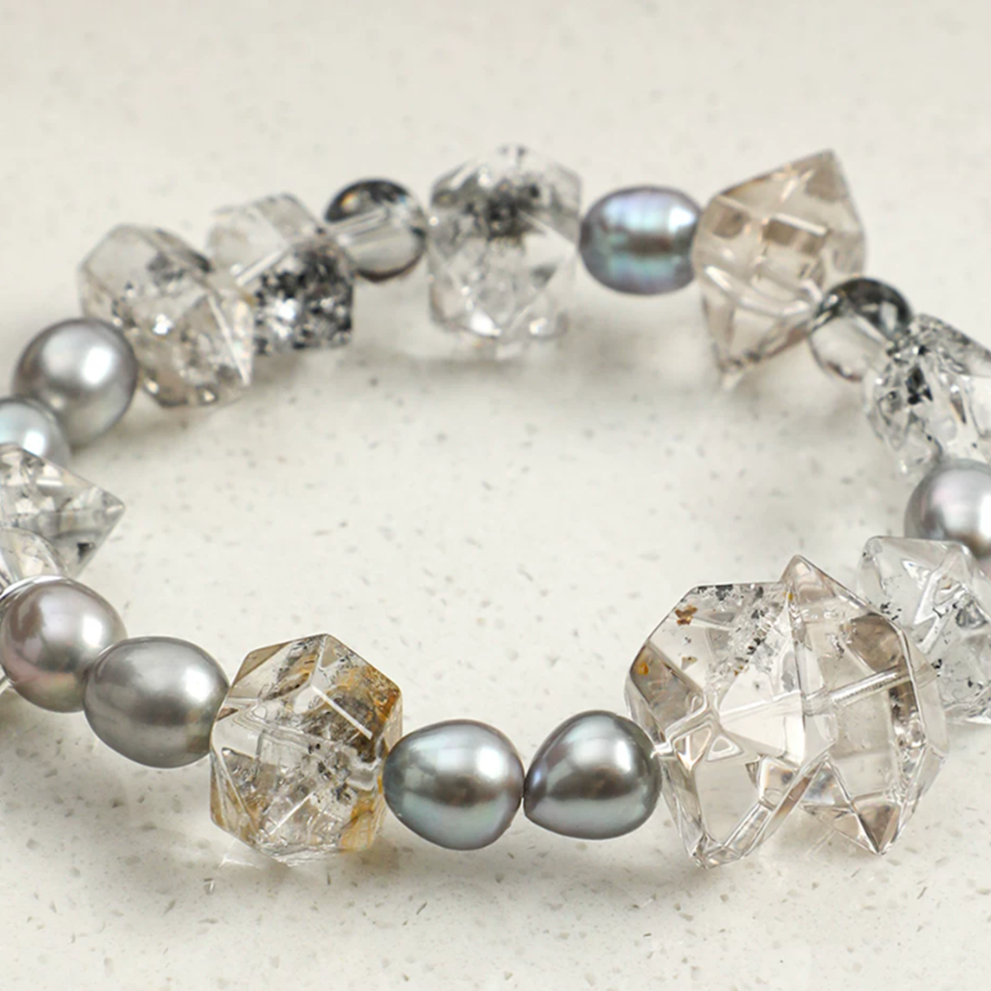 Shadow Spark Pearl Bracelet